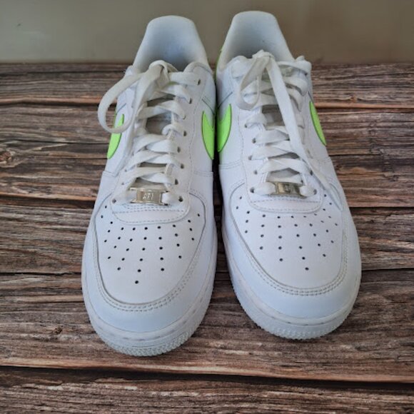 Nike Air Force 1 07 Low barely volt white and bright green women's size 9.5 - Picture 2 of 7